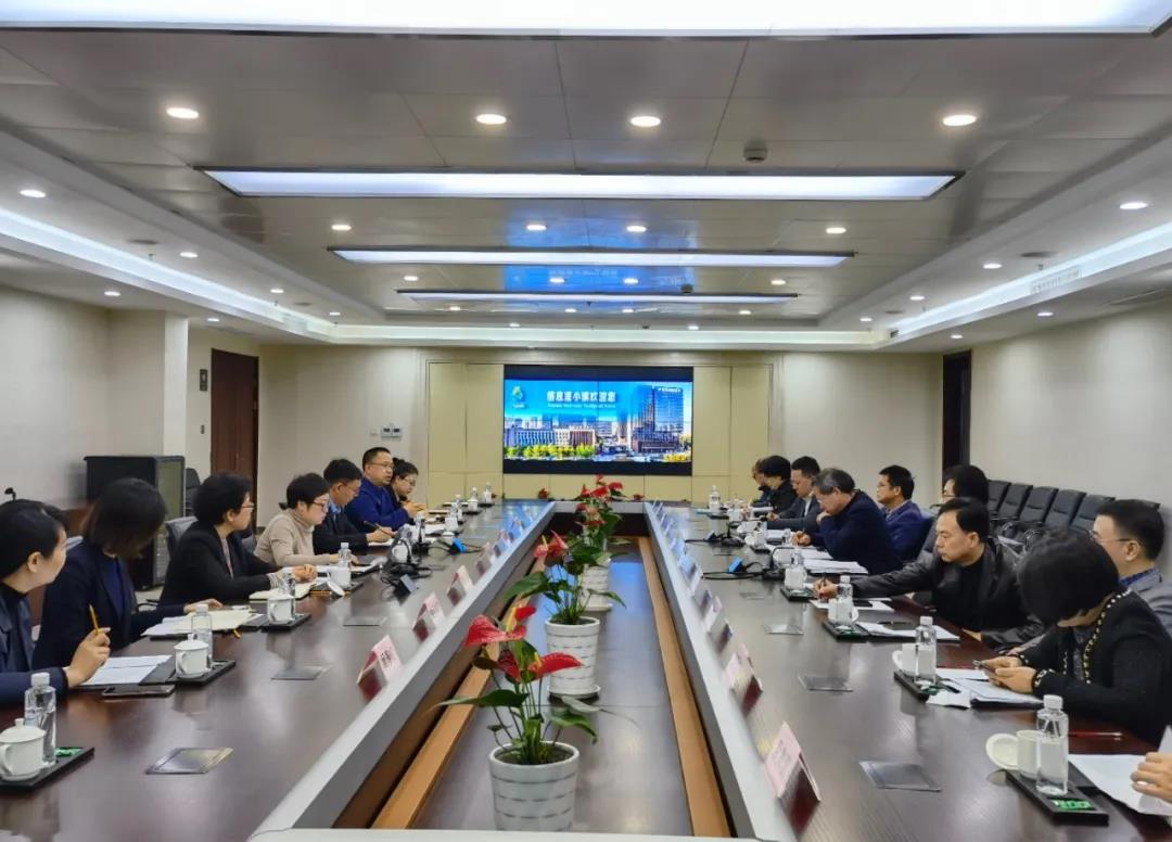 “產(chǎn)業(yè)大腦”建設(shè)：致公黨省委會(huì)副主委王堅(jiān)一行來(lái)區(qū)調(diào)研指導(dǎo)工作